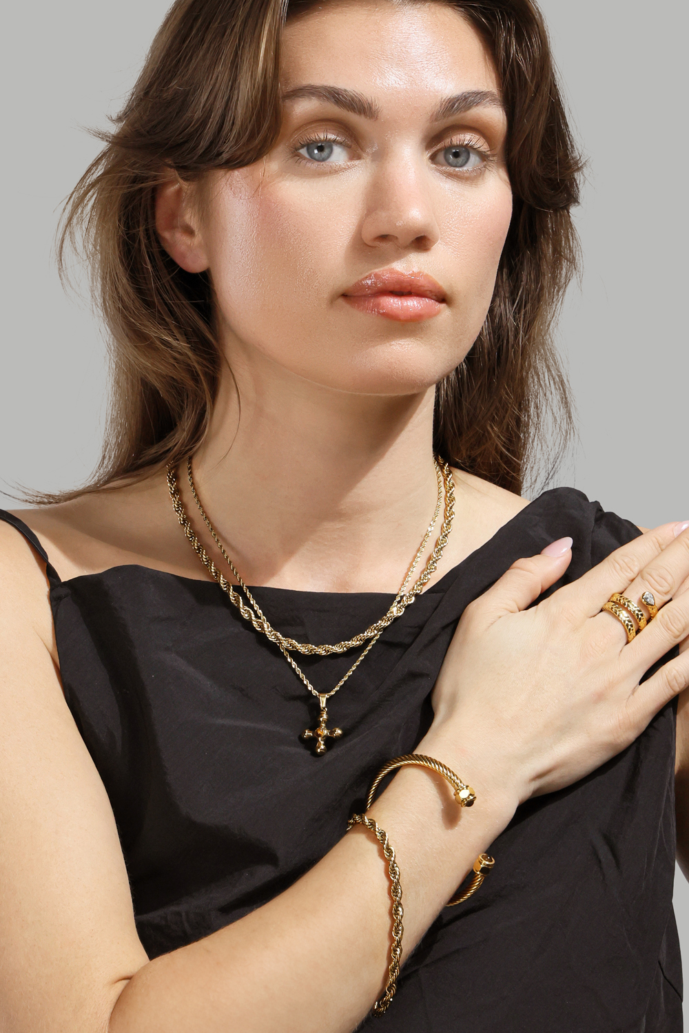 Emerald Cross Brown Halskette – 18k Vergoldet