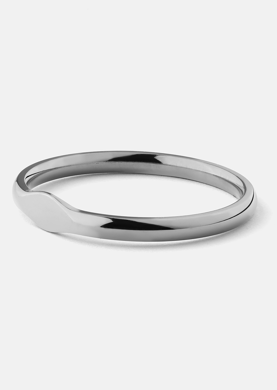 Initial Ring – Versilbert